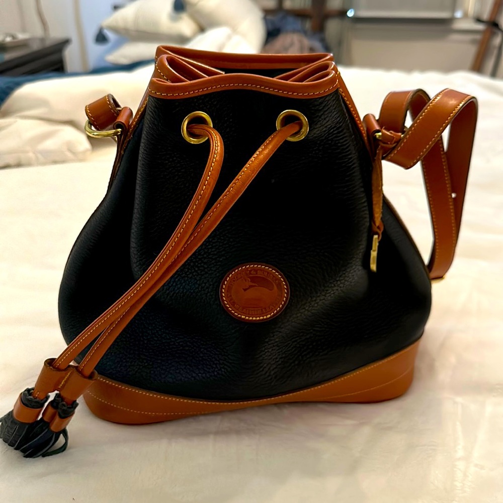 Vintage DOONEY & BOURKE bucket bag